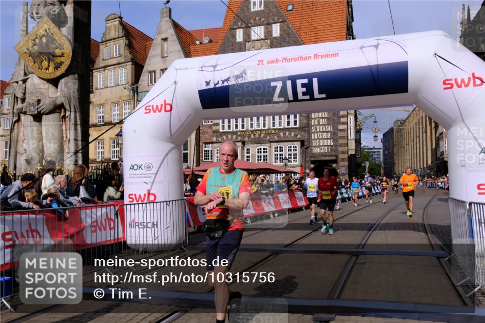13.09.2026 - 21. swb-Marathon Bremen Tim E. http://msf.ph/oto/10315756 13.09.2026 10:56:12 Ziel 10243, 10298, 10374, 10690, 10703, 10952, 11790, 11972, 12061, 12108, 12143, 12484, 13565 meine-sportfotos.de