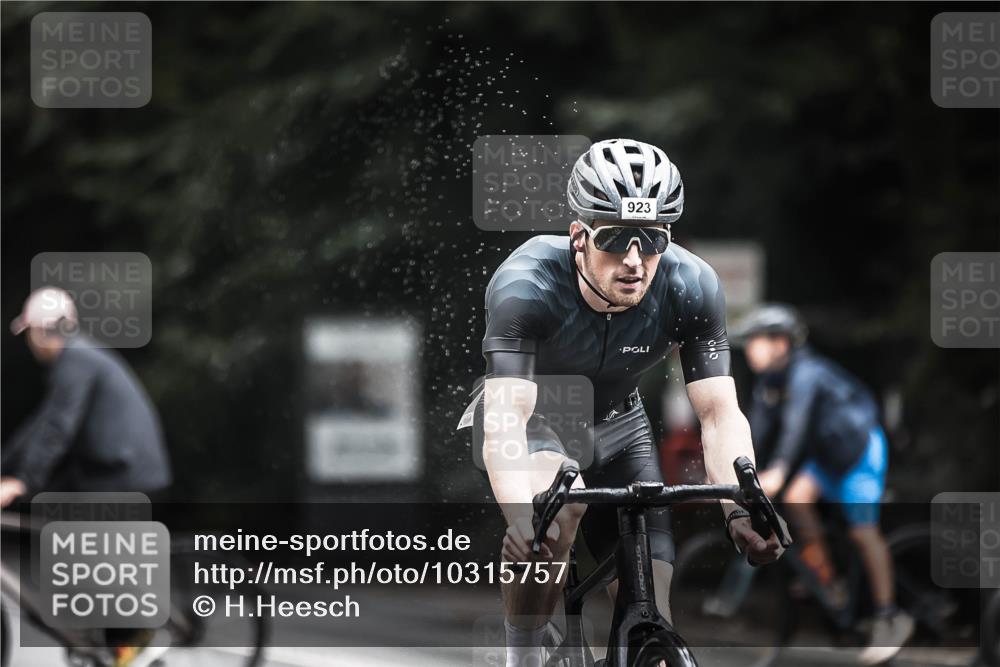13.09.2026 - Stadtparktriathlon H.Heesch http://msf.ph/oto/10315757 13.09.2026 11:50:58 Radfahren 847, 896, 923 meine-sportfotos.de