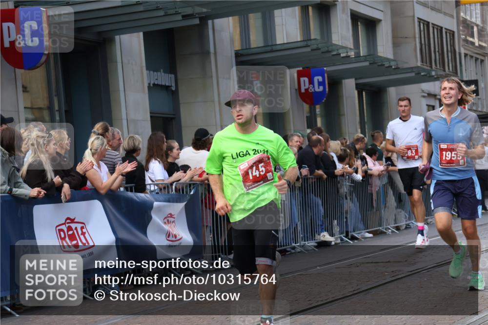 13.09.2026 - 21. swb-Marathon Bremen Strokosch-Dieckow http://msf.ph/oto/10315764 13.09.2026 13:16:10 Ziel 740, 755, 792, 816, 985, 1076, 1162, 1605, 2604, 5255, 5554, 5963, 6367, 6721, 7053, 7603, 7801, 8171, 8288, 9031, 9115, 145, 481, 663, 740, 982, 1605, 1955, 2623, 3134, 3149, 4128, 4823, 5430, 5474, 5913, 6106, 6481, 6721, 6744, 7307, 7413, 8398, 8487, 9122, 9278, 13008, 13149, 13158 meine-sportfotos.de