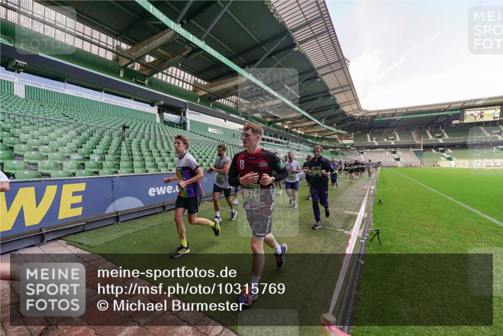 13.09.2026 - 21. swb-Marathon Bremen Michael Burmester http://msf.ph/oto/10315769 13.09.2026 13:12:16 Laufen im Stadion 118, 183, 265, 514, 695, 702, 703, 843, 933, 984, 1113, 1226, 1286, 1334, 1435, 1849, 1851, 1936, 1952, 2005, 2248, 2264, 2281, 2299, 2330, 2336, 2353, 2375, 2377, 2398, 2426, 2443, 2461, 2478, 2505, 2531, 2589, 2659, 2669, 2673, 2684, 2765, 2792, 2804, 2815, 2822, 2836, 2850, 2860, 2895, 2907, 2963, 2966, 2975, 2976, 3026, 3027, 3079, 3082, 3143, 3155, 3159, 3293, 3308, 3328, 3349, 3352, 3409, 3434, 3442, 549, 800 meine-sportfotos.de