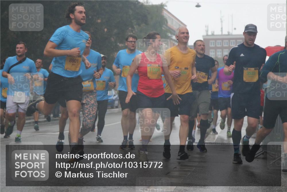 13.09.2026 - Kiel Lauf Markus Tischler http://msf.ph/oto/10315772 13.09.2026 10:45:09 Fleethörn 8901, 11561, 11441, 39, 3533 meine-sportfotos.de