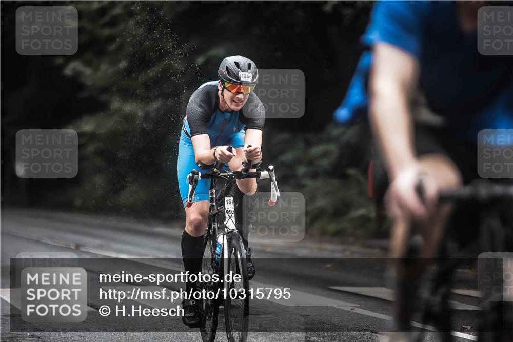 13.09.2026 - Stadtparktriathlon H.Heesch http://msf.ph/oto/10315795 13.09.2026 12:58:37 Radfahren 1256, 1295, 1300, 1312, 1340, 1369, 1383 meine-sportfotos.de