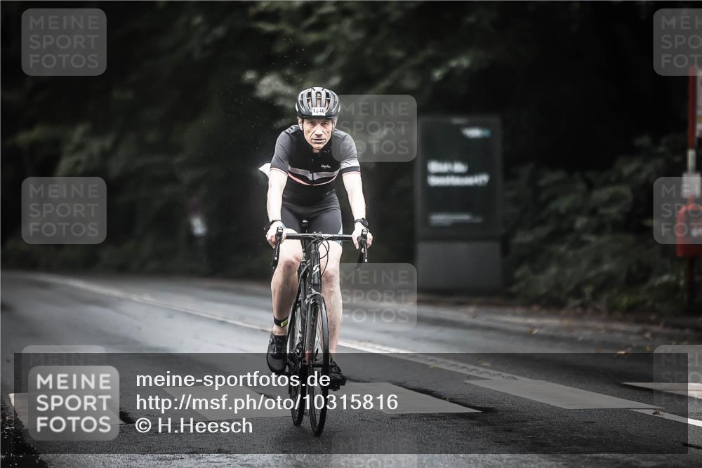 13.09.2026 - Stadtparktriathlon H.Heesch http://msf.ph/oto/10315816 13.09.2026 12:58:39 Radfahren 1256, 1295, 1300, 1340, 1369, 1383 meine-sportfotos.de
