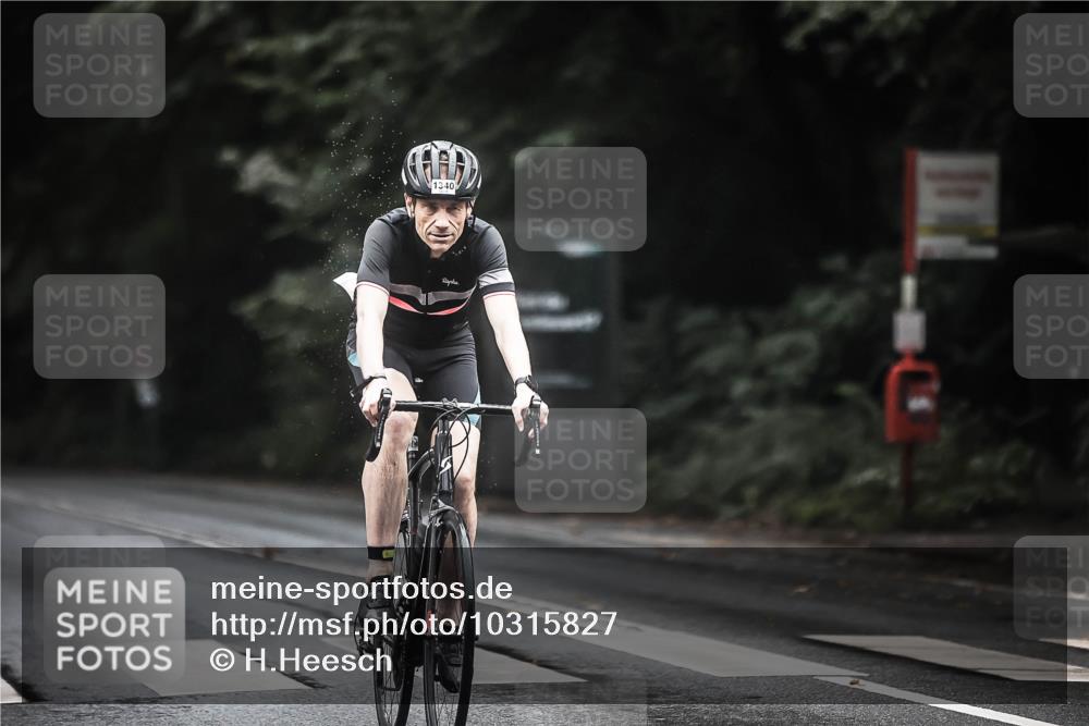 13.09.2026 - Stadtparktriathlon H.Heesch http://msf.ph/oto/10315827 13.09.2026 12:58:39 Radfahren 1256, 1295, 1300, 1340, 1369, 1383 meine-sportfotos.de