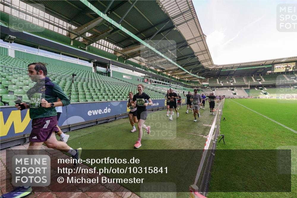 13.09.2026 - 21. swb-Marathon Bremen Michael Burmester http://msf.ph/oto/10315841 13.09.2026 13:12:21 Laufen im Stadion 118, 183, 265, 349, 514, 695, 702, 703, 843, 933, 984, 1113, 1226, 1286, 1334, 1435, 1641, 1849, 1851, 1936, 1952, 2005, 2248, 2264, 2281, 2299, 2330, 2336, 2353, 2375, 2377, 2398, 2426, 2443, 2461, 2478, 2505, 2531, 2589, 2659, 2669, 2673, 2684, 2765, 2792, 2804, 2815, 2822, 2836, 2850, 2860, 2884, 2895, 2907, 2963, 2966, 2975, 2976, 3027, 3079, 3082, 3143, 3155, 3159, 3253, 3293, 3308, 3328, 3349, 3352, 3409, 3434, 3442, 549, 800 meine-sportfotos.de