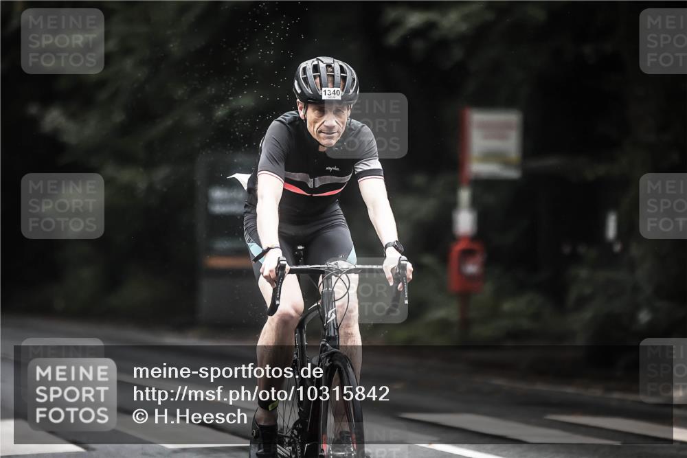 13.09.2026 - Stadtparktriathlon H.Heesch http://msf.ph/oto/10315842 13.09.2026 12:58:39 Radfahren 1256, 1295, 1300, 1340, 1369, 1383 meine-sportfotos.de