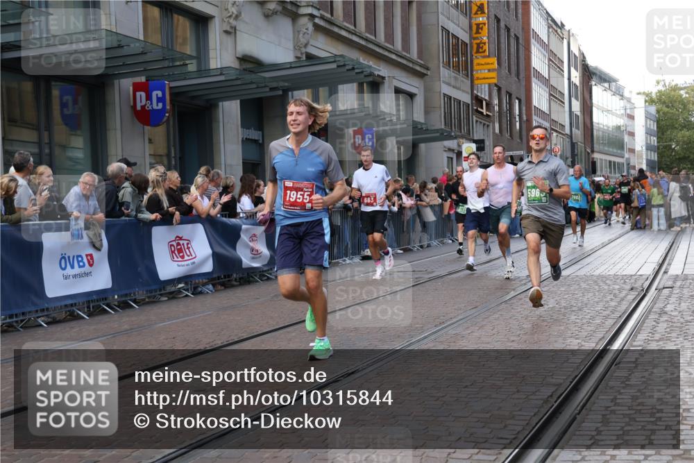 13.09.2026 - 21. swb-Marathon Bremen Strokosch-Dieckow http://msf.ph/oto/10315844 13.09.2026 13:16:12 Ziel 696, 755, 792, 816, 985, 1076, 1162, 2474, 2604, 5255, 5554, 5963, 6367, 7053, 7603, 7801, 7875, 8171, 8288, 9031, 9115, 145, 481, 663, 740, 1605, 1955, 2623, 3134, 3149, 4128, 4823, 5430, 5474, 5913, 6106, 6481, 6721, 6744, 7307, 7413, 8398, 8487, 9115, 9278, 13008, 13149, 13158 meine-sportfotos.de