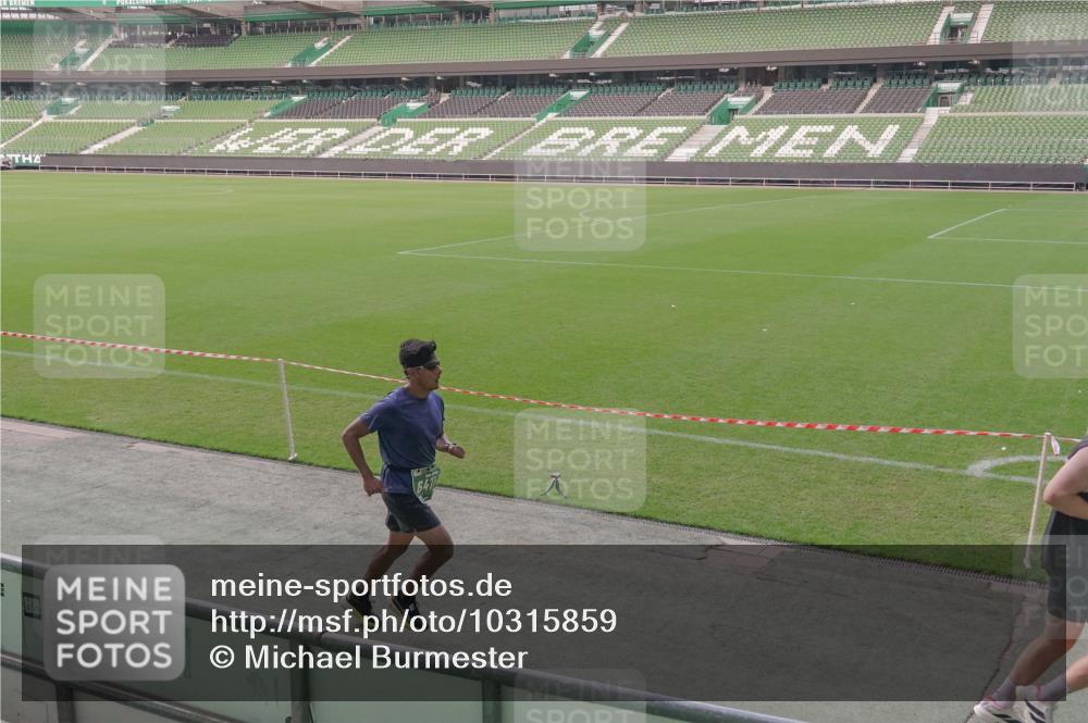 13.09.2026 - 21. swb-Marathon Bremen Michael Burmester http://msf.ph/oto/10315859 13.09.2026 12:50:38 Laufen im Stadion 335, 469, 663, 670, 771, 779, 899, 1125, 1146, 1455, 1510, 1513, 1517, 1605, 1613, 1748, 1970, 1998, 2052, 2130, 2288, 2291, 2295, 2347, 2360, 2442, 2444, 2750, 2909, 3330, 3440, 3484, 3625, 3647, 3703, 3808, 3959, 3973, 4023, 4033, 4247, 4368, 4384, 4473, 4559, 4582, 4727, 4743, 4781, 4782, 4852, 4888, 4990, 5066, 5111, 5155, 5314, 5377, 5383, 5521, 5532, 5570, 5585, 5594, 5620, 5627, 5636, 5696, 6267, 6274, 6471, 6652, 6668, 6842, 6901, 6906, 7109, 7115, 7121, 8033, 8798 meine-sportfotos.de