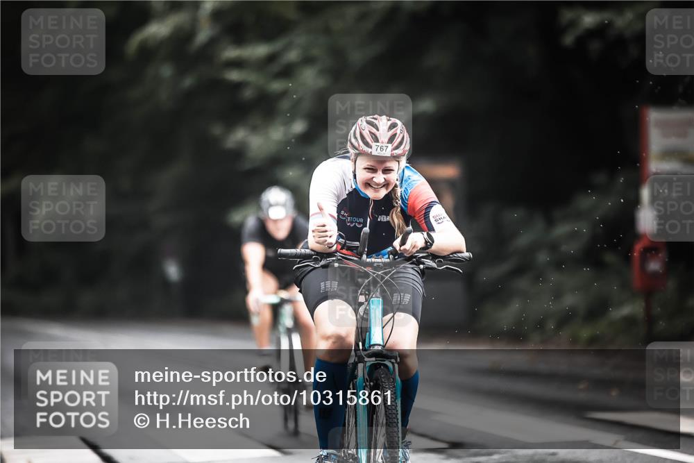 13.09.2026 - Stadtparktriathlon H.Heesch http://msf.ph/oto/10315861 13.09.2026 11:51:08 Radfahren 715, 767, 896, 904, 906, 963 meine-sportfotos.de