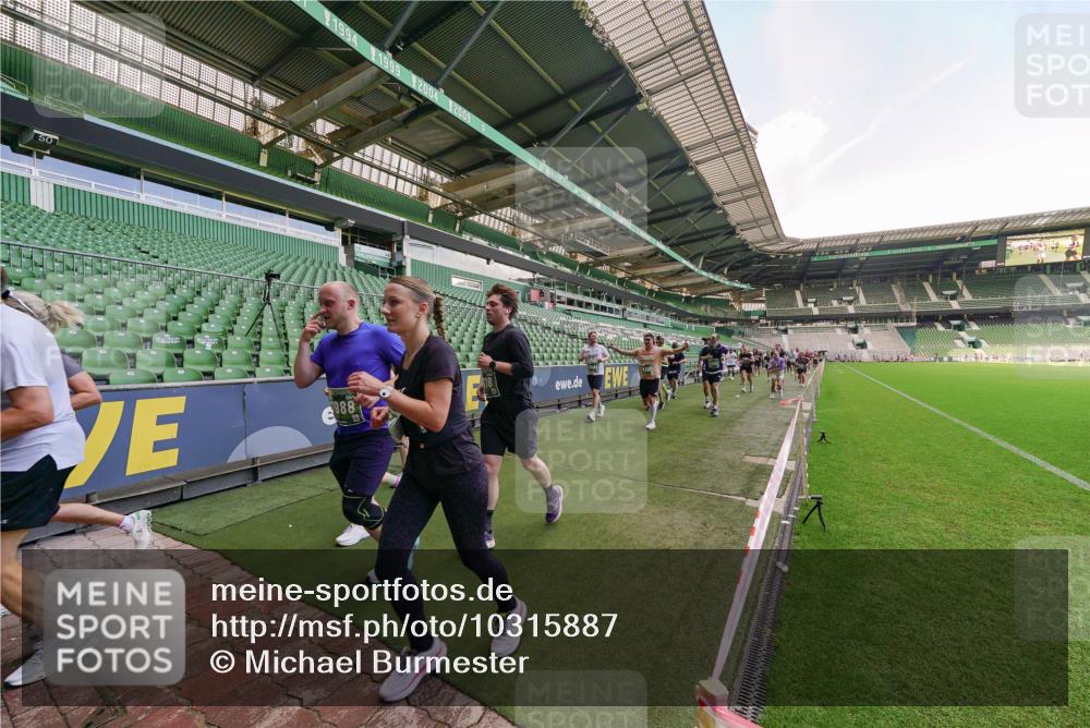 13.09.2026 - 21. swb-Marathon Bremen Michael Burmester http://msf.ph/oto/10315887 13.09.2026 13:12:26 Laufen im Stadion 118, 183, 265, 349, 514, 695, 702, 703, 843, 933, 1113, 1143, 1226, 1286, 1334, 1435, 1641, 1849, 1851, 1936, 1952, 1991, 2005, 2248, 2264, 2281, 2299, 2330, 2336, 2353, 2375, 2377, 2398, 2426, 2439, 2443, 2461, 2478, 2505, 2589, 2659, 2665, 2669, 2673, 2684, 2765, 2773, 2792, 2804, 2815, 2822, 2836, 2850, 2860, 2884, 2895, 2907, 2963, 2966, 2975, 2976, 3027, 3079, 3082, 3143, 3155, 3159, 3253, 3293, 3308, 3313, 3328, 3349, 3352, 3434, 3442, 549, 800 meine-sportfotos.de
