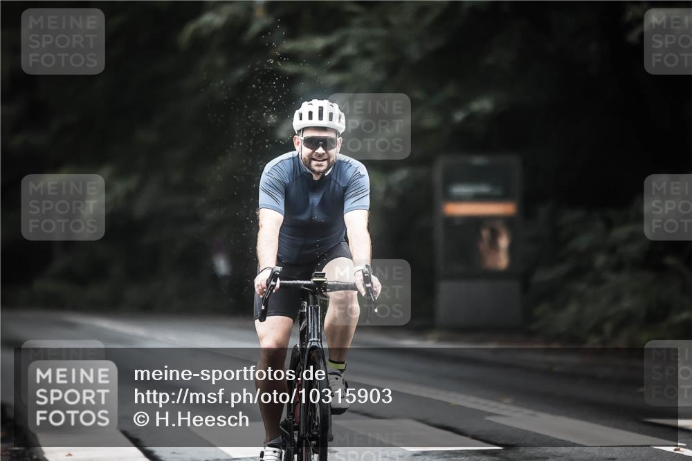 13.09.2026 - Stadtparktriathlon H.Heesch http://msf.ph/oto/10315903 13.09.2026 12:58:47 Radfahren 1343, 1369 meine-sportfotos.de
