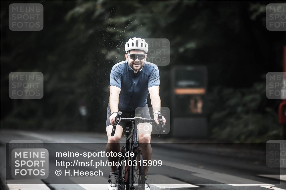 13.09.2026 - Stadtparktriathlon H.Heesch http://msf.ph/oto/10315909 13.09.2026 12:58:47 Radfahren 1343, 1369 meine-sportfotos.de