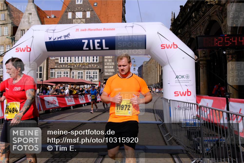 13.09.2026 - 21. swb-Marathon Bremen Tim E. http://msf.ph/oto/10315920 13.09.2026 10:56:16 Ziel 10298, 10374, 10690, 10703, 10949, 11219, 11790, 11972, 12061, 12143, 12476, 12484, 13565 meine-sportfotos.de
