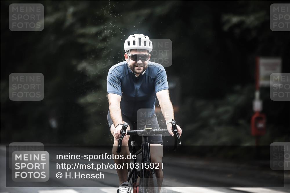 13.09.2026 - Stadtparktriathlon H.Heesch http://msf.ph/oto/10315921 13.09.2026 12:58:47 Radfahren 1343, 1369 meine-sportfotos.de