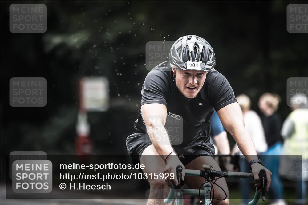 13.09.2026 - Stadtparktriathlon H.Heesch http://msf.ph/oto/10315929 13.09.2026 11:51:10 Radfahren 715, 767, 896, 904, 906, 963 meine-sportfotos.de