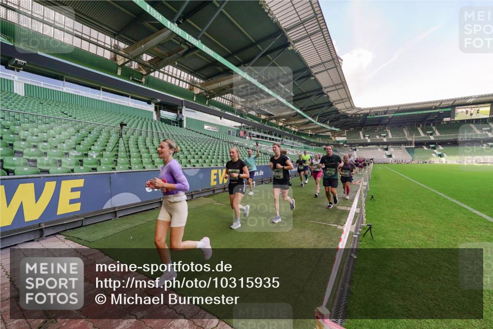 13.09.2026 - 21. swb-Marathon Bremen Michael Burmester http://msf.ph/oto/10315935 13.09.2026 13:12:31 Laufen im Stadion 118, 183, 265, 278, 349, 514, 576, 695, 702, 703, 843, 933, 950, 1005, 1113, 1143, 1226, 1286, 1334, 1435, 1641, 1849, 1851, 1936, 1952, 1991, 2005, 2248, 2264, 2281, 2299, 2336, 2353, 2375, 2377, 2398, 2426, 2439, 2461, 2478, 2505, 2612, 2659, 2665, 2669, 2673, 2684, 2765, 2773, 2792, 2804, 2815, 2816, 2822, 2850, 2860, 2884, 2895, 2907, 2921, 2963, 2966, 2975, 2976, 3027, 3079, 3082, 3143, 3155, 3159, 3253, 3293, 3308, 3313, 3328, 3349, 3352, 3434, 3442, 549 meine-sportfotos.de