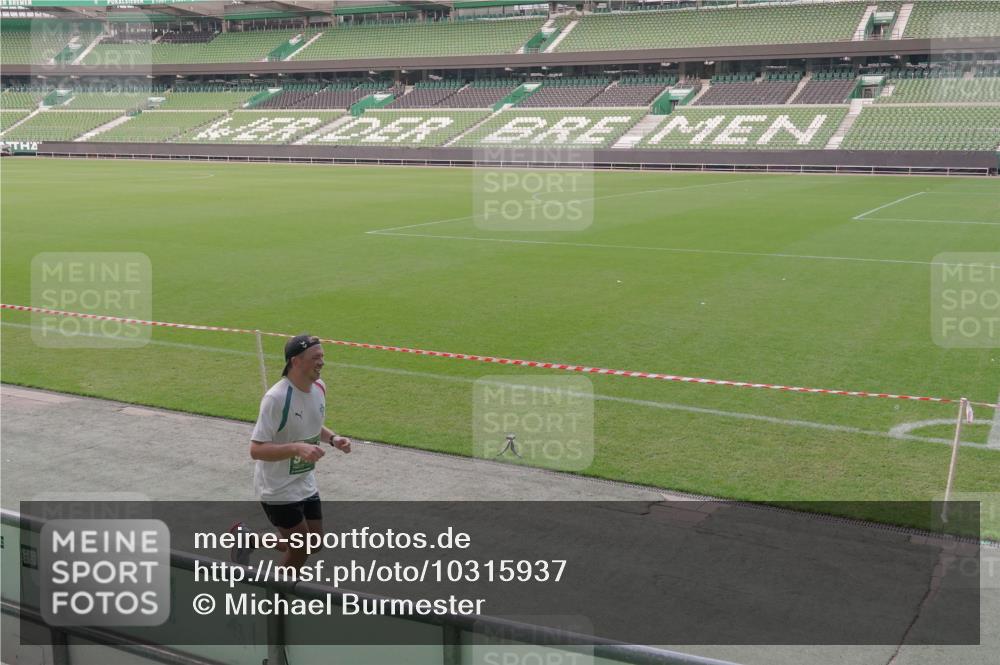 13.09.2026 - 21. swb-Marathon Bremen Michael Burmester http://msf.ph/oto/10315937 13.09.2026 12:50:48 Laufen im Stadion 335, 469, 663, 670, 771, 779, 1125, 1146, 1162, 1455, 1510, 1513, 1517, 1605, 1613, 1970, 1998, 2052, 2130, 2288, 2291, 2295, 2347, 2360, 2442, 2444, 2447, 2750, 2759, 2909, 3440, 3484, 3625, 3647, 3703, 3808, 3959, 4023, 4033, 4368, 4384, 4473, 4559, 4571, 4582, 4727, 4743, 4781, 4782, 4888, 4895, 5066, 5111, 5155, 5314, 5377, 5383, 5521, 5532, 5585, 5594, 5620, 5627, 5636, 5696, 6267, 6274, 6471, 6652, 6668, 6842, 6901, 6906, 7109, 7115, 7121, 8033, 8798 meine-sportfotos.de