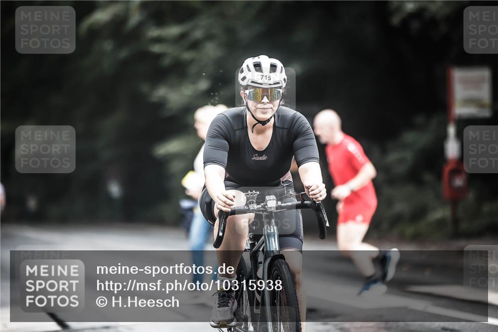 13.09.2026 - Stadtparktriathlon H.Heesch http://msf.ph/oto/10315938 13.09.2026 11:51:14 Radfahren 715, 767, 894, 904, 963 meine-sportfotos.de