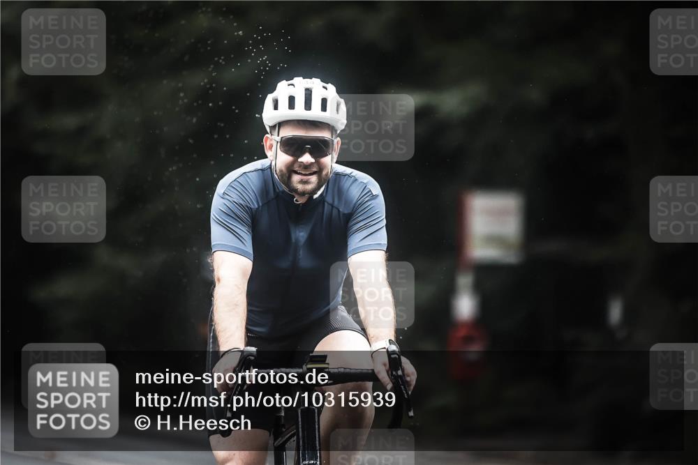 13.09.2026 - Stadtparktriathlon H.Heesch http://msf.ph/oto/10315939 13.09.2026 12:58:47 Radfahren 1343, 1369 meine-sportfotos.de