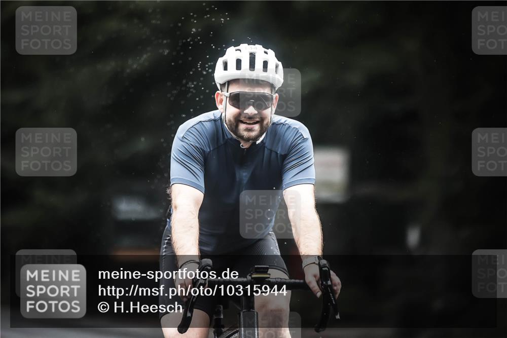 13.09.2026 - Stadtparktriathlon H.Heesch http://msf.ph/oto/10315944 13.09.2026 12:58:48 Radfahren 1343, 1369 meine-sportfotos.de