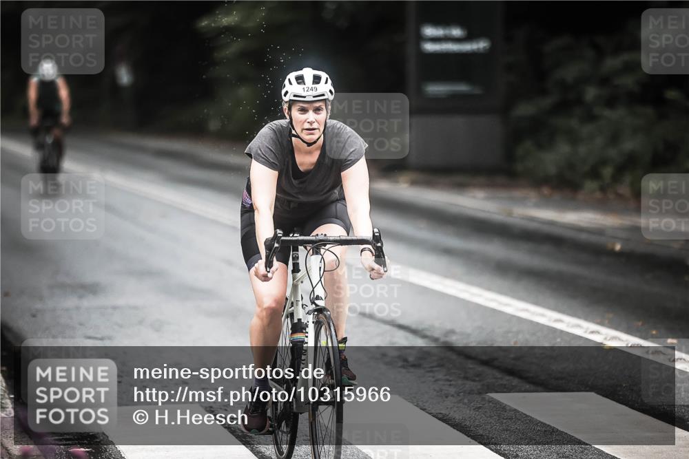 13.09.2026 - Stadtparktriathlon H.Heesch http://msf.ph/oto/10315966 13.09.2026 12:59:05 Radfahren 1118, 1249, 1264, 1317, 1322, 1323, 1344, 1391, 1401 meine-sportfotos.de