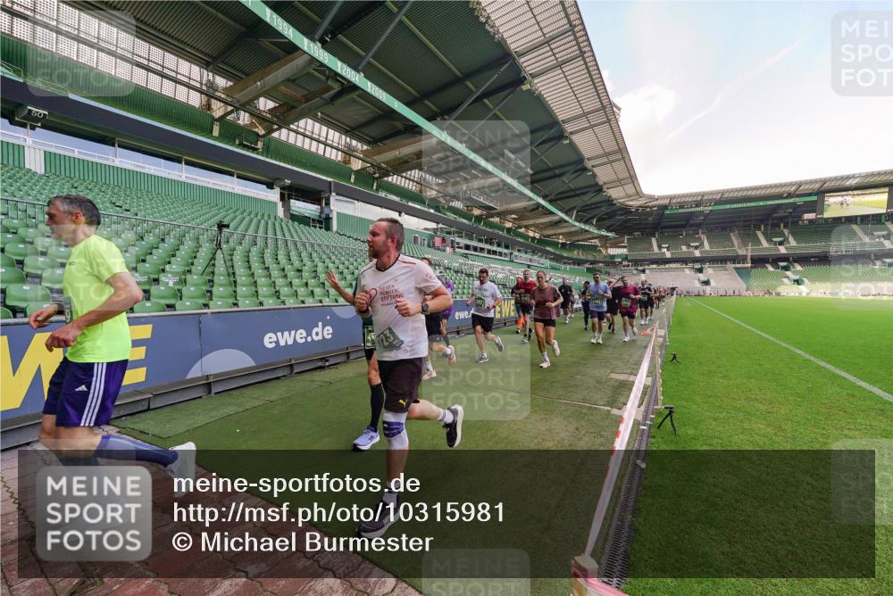 13.09.2026 - 21. swb-Marathon Bremen Michael Burmester http://msf.ph/oto/10315981 13.09.2026 13:12:36 Laufen im Stadion 118, 183, 265, 278, 349, 514, 576, 695, 702, 703, 843, 933, 950, 1005, 1113, 1143, 1226, 1286, 1334, 1435, 1641, 1849, 1851, 1936, 1952, 1991, 2005, 2248, 2264, 2281, 2299, 2336, 2353, 2375, 2377, 2398, 2426, 2439, 2461, 2478, 2505, 2612, 2659, 2665, 2669, 2673, 2684, 2765, 2773, 2792, 2804, 2815, 2816, 2822, 2850, 2860, 2884, 2895, 2907, 2921, 2963, 2966, 2975, 2976, 3016, 3027, 3079, 3082, 3143, 3155, 3159, 3253, 3293, 3308, 3313, 3328, 3349, 3352, 3434, 3442, 549 meine-sportfotos.de
