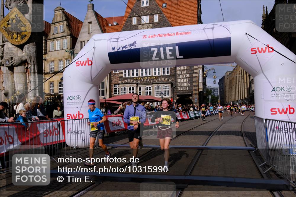 13.09.2026 - 21. swb-Marathon Bremen Tim E. http://msf.ph/oto/10315990 13.09.2026 10:56:19 Ziel 10298, 10365, 10690, 10703, 10949, 10957, 10960, 11219, 11782, 11790, 11972, 12061, 12143, 12476, 12484, 13565 meine-sportfotos.de