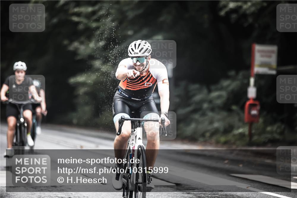 13.09.2026 - Stadtparktriathlon H.Heesch http://msf.ph/oto/10315999 13.09.2026 11:51:20 Radfahren 715, 722, 812, 823, 853, 886, 894, 1800 meine-sportfotos.de