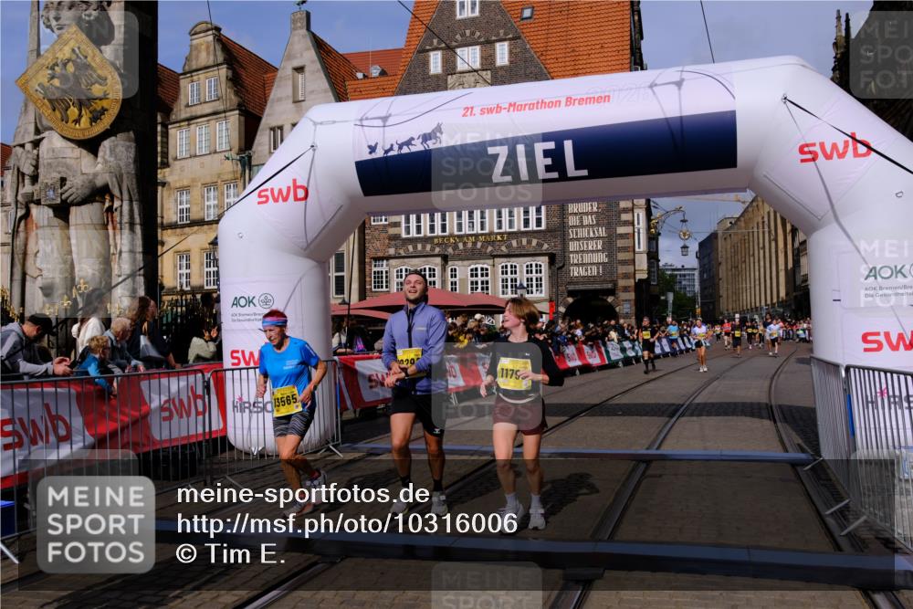 13.09.2026 - 21. swb-Marathon Bremen Tim E. http://msf.ph/oto/10316006 13.09.2026 10:56:19 Ziel 10298, 10365, 10690, 10703, 10949, 10957, 10960, 11219, 11782, 11790, 11972, 12061, 12143, 12476, 12484, 13565 meine-sportfotos.de