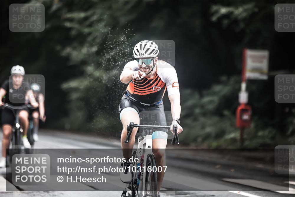 13.09.2026 - Stadtparktriathlon H.Heesch http://msf.ph/oto/10316007 13.09.2026 11:51:20 Radfahren 715, 722, 812, 823, 853, 886, 894, 1800 meine-sportfotos.de