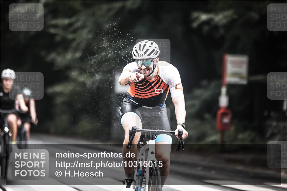 13.09.2026 - Stadtparktriathlon H.Heesch http://msf.ph/oto/10316015 13.09.2026 11:51:21 Radfahren 722, 796, 812, 823, 853, 886, 894, 1800 meine-sportfotos.de