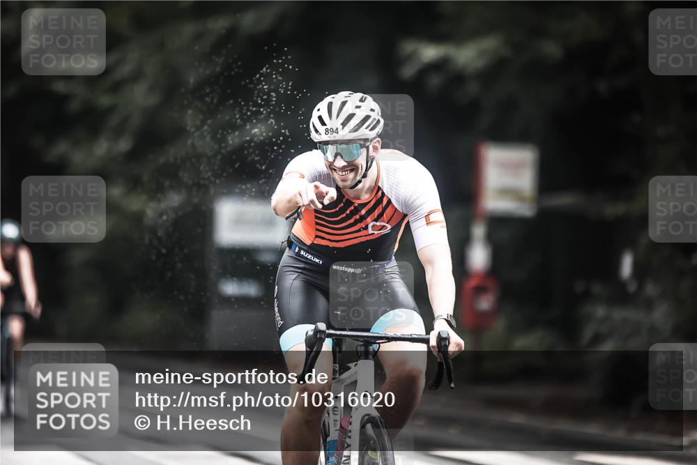 13.09.2026 - Stadtparktriathlon H.Heesch http://msf.ph/oto/10316020 13.09.2026 11:51:21 Radfahren 722, 796, 812, 823, 853, 886, 894, 1800 meine-sportfotos.de