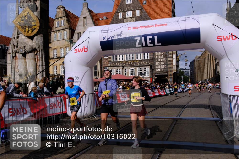 13.09.2026 - 21. swb-Marathon Bremen Tim E. http://msf.ph/oto/10316022 13.09.2026 10:56:19 Ziel 10298, 10365, 10690, 10703, 10949, 10957, 10960, 11219, 11782, 11790, 11972, 12061, 12143, 12476, 12484, 13565 meine-sportfotos.de