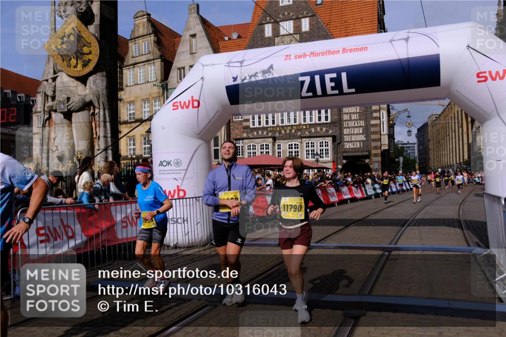 13.09.2026 - 21. swb-Marathon Bremen Tim E. http://msf.ph/oto/10316043 13.09.2026 10:56:19 Ziel 10298, 10365, 10690, 10703, 10949, 10957, 10960, 11219, 11782, 11790, 11972, 12061, 12143, 12476, 12484, 13565 meine-sportfotos.de
