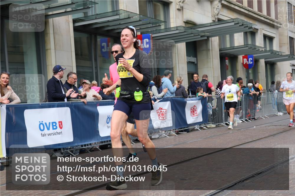 13.09.2026 - 21. swb-Marathon Bremen Strokosch-Dieckow http://msf.ph/oto/10316045 13.09.2026 10:57:11 Ziel 10177, 10226, 10300, 10394, 10517, 10518, 10687, 11106, 11245, 11365, 11480, 11498, 11609, 11734, 11965, 11966, 12037, 12111, 12222, 12263, 12372, 12400, 12411, 10157, 10166, 10408, 10578, 10610, 10687, 10700, 10772, 10969, 11000, 11079, 11236, 11292, 11328, 11484, 11667, 11946, 12032, 12382, 12383 meine-sportfotos.de