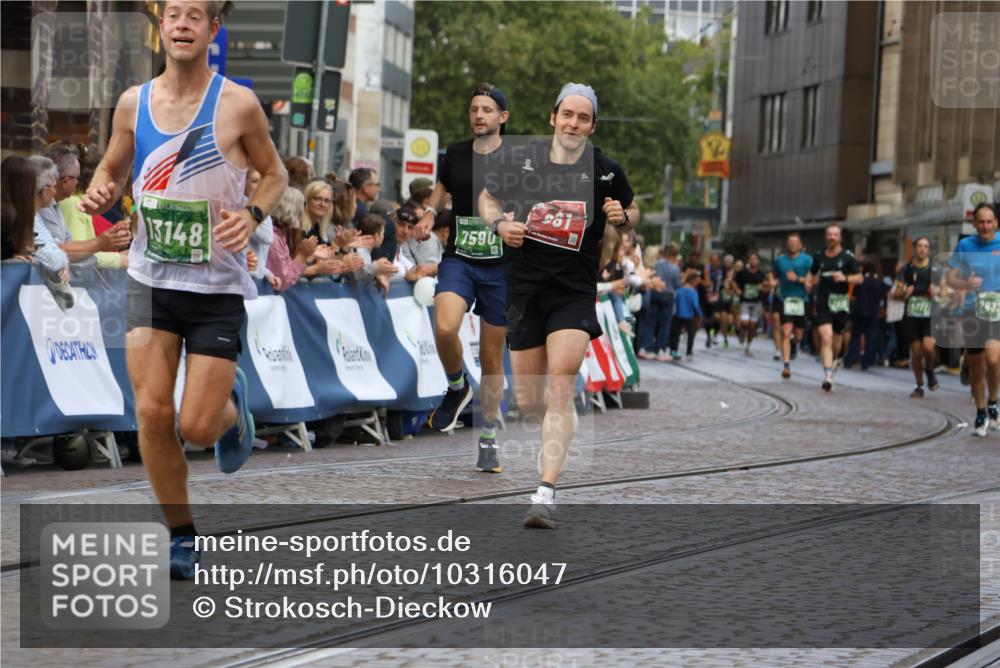 13.09.2026 - 21. swb-Marathon Bremen Strokosch-Dieckow http://msf.ph/oto/10316047 13.09.2026 13:06:24 Ziel 681, 3297, 3466, 4614, 4712, 5803, 6058, 6686, 7336, 7399, 8334, 8670, 8877, 8983, 9429, 9918, 508, 1770, 1921, 2832, 3910, 4777, 7590, 13148 meine-sportfotos.de