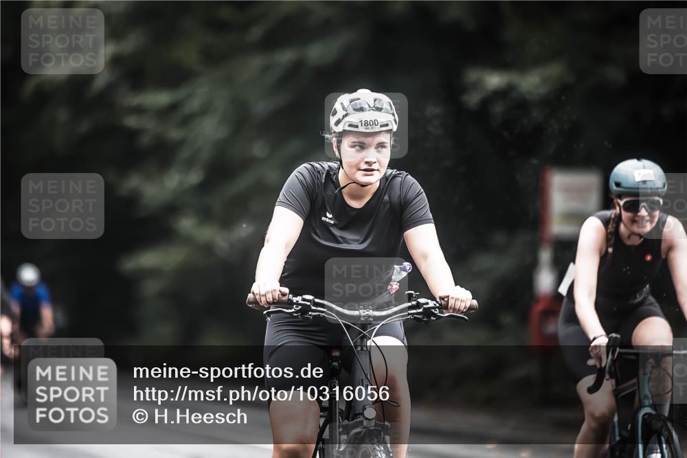 13.09.2026 - Stadtparktriathlon H.Heesch http://msf.ph/oto/10316056 13.09.2026 11:51:23 Radfahren 722, 796, 812, 823, 853, 886, 894, 1800 meine-sportfotos.de