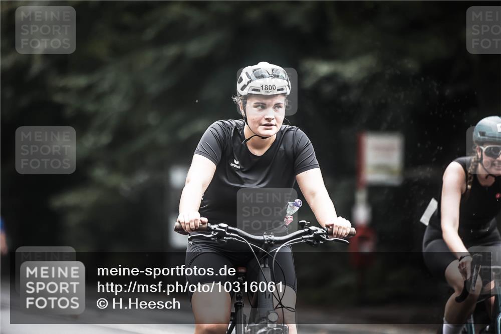13.09.2026 - Stadtparktriathlon H.Heesch http://msf.ph/oto/10316061 13.09.2026 11:51:23 Radfahren 722, 796, 812, 823, 853, 886, 894, 1800 meine-sportfotos.de