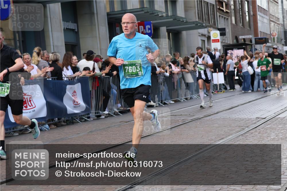 13.09.2026 - 21. swb-Marathon Bremen Strokosch-Dieckow http://msf.ph/oto/10316073 13.09.2026 13:16:16 Ziel 675, 696, 734, 792, 816, 827, 985, 1076, 1162, 2474, 2604, 4135, 4485, 5255, 5554, 5772, 5963, 6367, 6535, 7053, 7603, 7801, 7875, 8171, 8288, 145, 481, 663, 740, 755, 792, 1605, 1955, 2623, 3134, 3149, 4128, 4823, 5430, 5554, 5913, 6106, 6721, 6744, 7307, 7413, 8398, 8487, 9031, 9115, 9278, 13008, 13158 meine-sportfotos.de