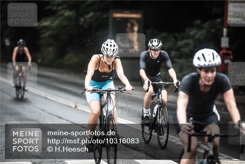 13.09.2026 - Stadtparktriathlon H.Heesch http://msf.ph/oto/10316083 13.09.2026 12:59:14 Radfahren 1070, 1151, 1219, 1292, 1322, 1323, 1379, 1381 meine-sportfotos.de