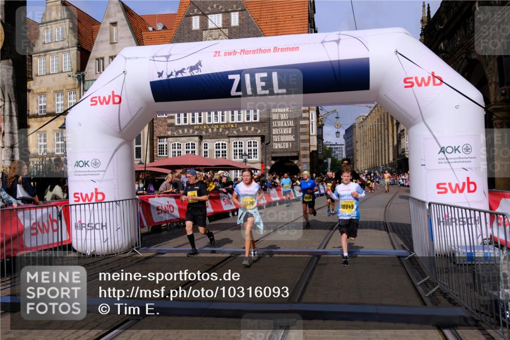 13.09.2026 - 21. swb-Marathon Bremen Tim E. http://msf.ph/oto/10316093 13.09.2026 10:56:24 Ziel 10246, 10298, 10365, 10443, 10690, 10699, 10949, 10957, 10960, 11219, 11280, 11782, 11790, 11972, 12061, 12476, 12484, 13565 meine-sportfotos.de