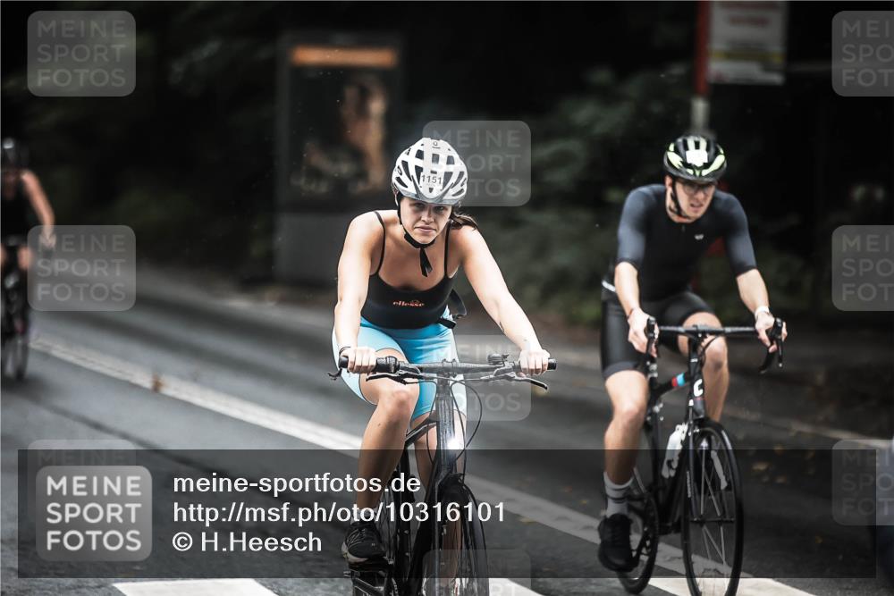13.09.2026 - Stadtparktriathlon H.Heesch http://msf.ph/oto/10316101 13.09.2026 12:59:14 Radfahren 1070, 1151, 1219, 1292, 1322, 1323, 1379, 1381 meine-sportfotos.de