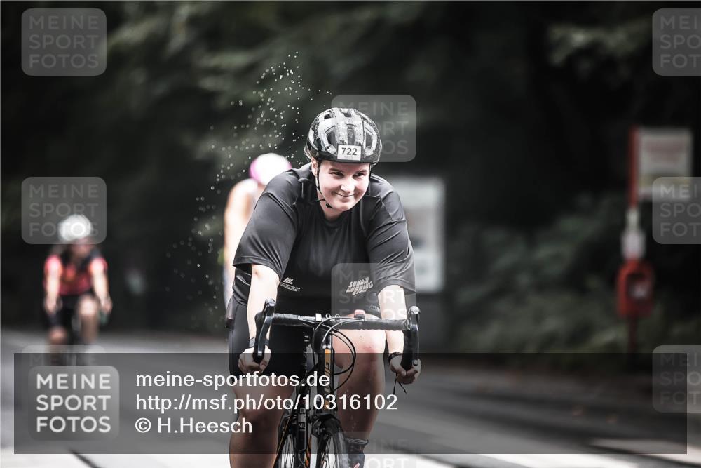 13.09.2026 - Stadtparktriathlon H.Heesch http://msf.ph/oto/10316102 13.09.2026 11:51:25 Radfahren 722, 796, 812, 823, 853, 886, 894, 1800 meine-sportfotos.de