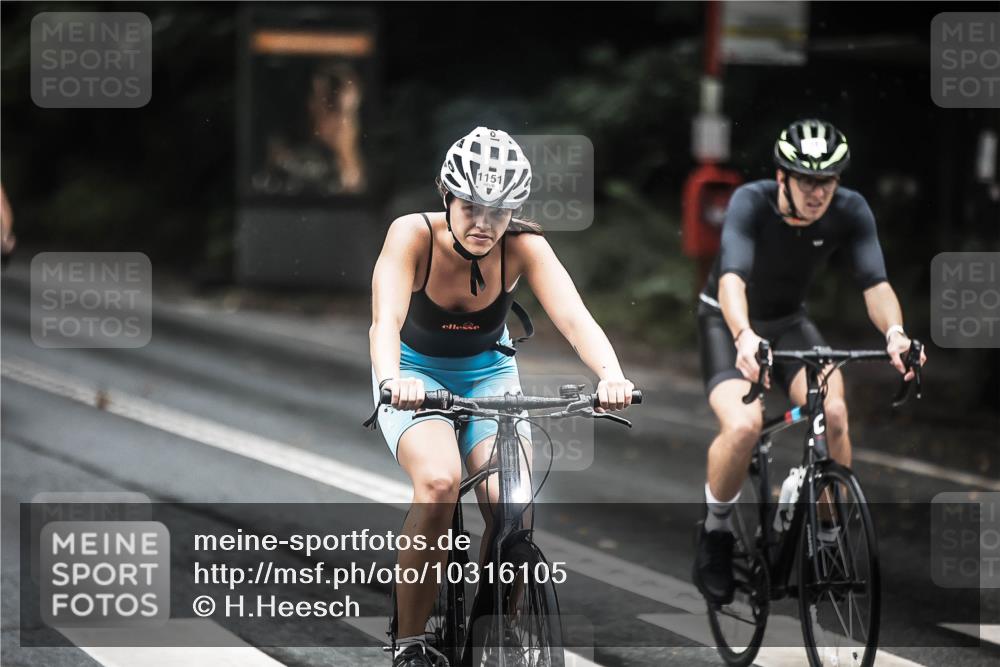 13.09.2026 - Stadtparktriathlon H.Heesch http://msf.ph/oto/10316105 13.09.2026 12:59:14 Radfahren 1070, 1151, 1219, 1292, 1322, 1323, 1379, 1381 meine-sportfotos.de