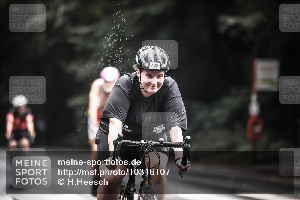 13.09.2026 - Stadtparktriathlon H.Heesch http://msf.ph/oto/10316107 13.09.2026 11:51:25 Radfahren 722, 796, 812, 823, 853, 886, 894, 1800 meine-sportfotos.de