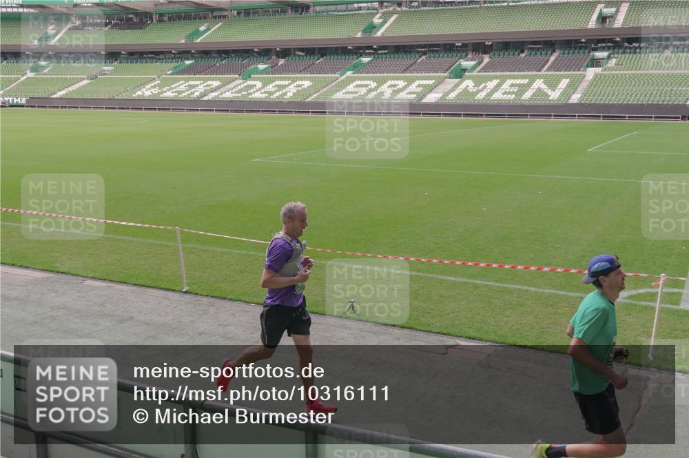 13.09.2026 - 21. swb-Marathon Bremen Michael Burmester http://msf.ph/oto/10316111 13.09.2026 12:51:03 Laufen im Stadion 335, 469, 663, 670, 734, 771, 779, 1043, 1125, 1146, 1162, 1455, 1510, 1513, 1517, 1605, 1613, 1970, 1998, 2052, 2130, 2288, 2291, 2295, 2347, 2360, 2442, 2444, 2447, 2759, 3440, 3484, 3625, 3647, 3703, 3808, 3959, 4023, 4165, 4368, 4384, 4429, 4473, 4559, 4571, 4582, 4727, 4781, 4782, 4888, 4895, 5066, 5079, 5111, 5155, 5168, 5314, 5377, 5379, 5383, 5521, 5532, 5585, 5620, 5627, 5636, 5696, 6267, 6274, 6471, 6652, 6668, 6901, 6906, 7109, 7115, 7121, 8033, 8798 meine-sportfotos.de