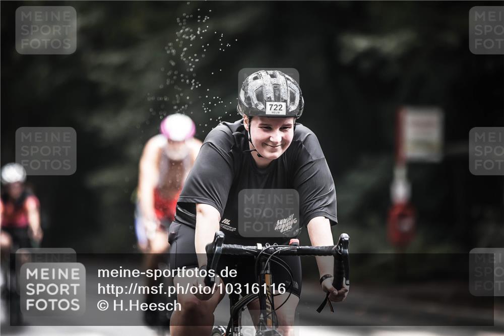 13.09.2026 - Stadtparktriathlon H.Heesch http://msf.ph/oto/10316116 13.09.2026 11:51:25 Radfahren 722, 796, 812, 823, 853, 886, 894, 1800 meine-sportfotos.de