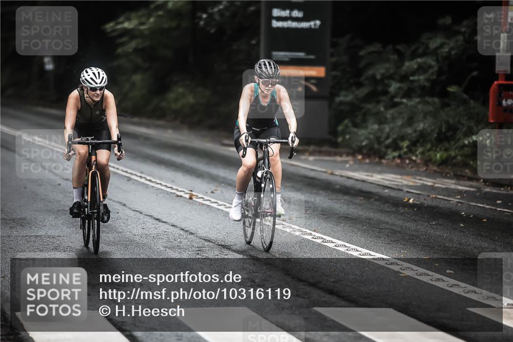 13.09.2026 - Stadtparktriathlon H.Heesch http://msf.ph/oto/10316119 13.09.2026 12:59:15 Radfahren 1070, 1151, 1219, 1292, 1323, 1379, 1381, 1406 meine-sportfotos.de