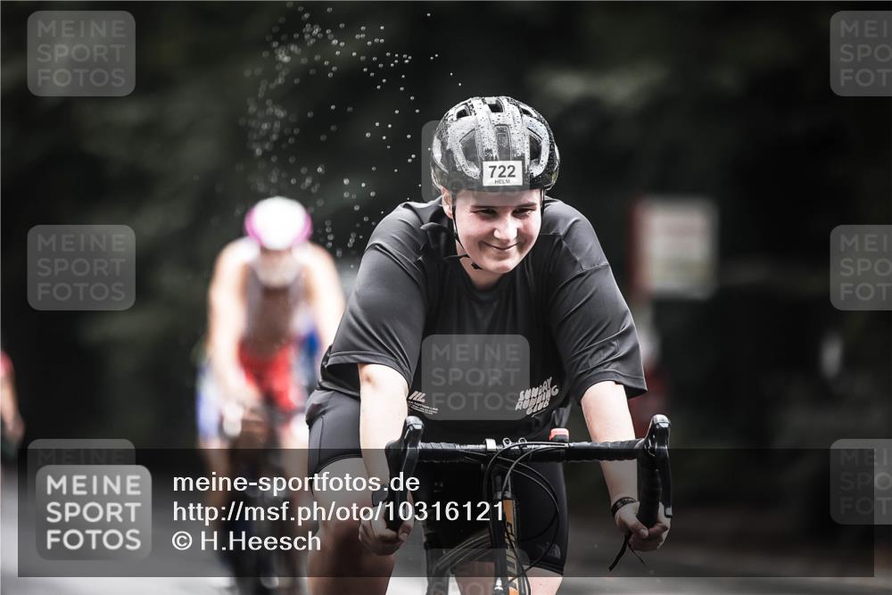13.09.2026 - Stadtparktriathlon H.Heesch http://msf.ph/oto/10316121 13.09.2026 11:51:25 Radfahren 722, 796, 812, 823, 853, 886, 894, 1800 meine-sportfotos.de