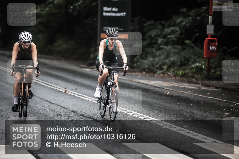 13.09.2026 - Stadtparktriathlon H.Heesch http://msf.ph/oto/10316126 13.09.2026 12:59:15 Radfahren 1070, 1151, 1219, 1292, 1323, 1379, 1381, 1406 meine-sportfotos.de